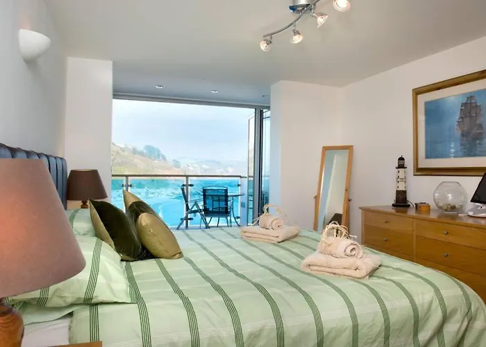 Millendreath At Westcliff - Self Catering Flat With Amazing Sea Views